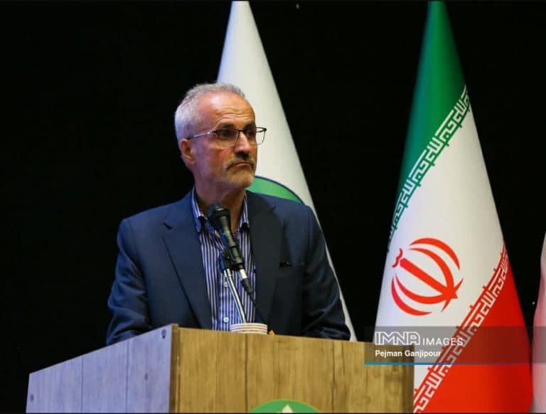 سخنرانی دبیر علمی شیر ایستگاه سلامت در شورای اداری استان اصفهان